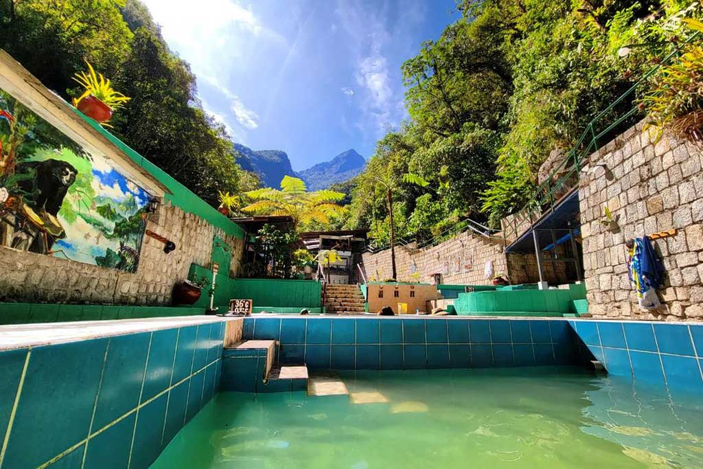 aguas-calientes-hot-springs-on-the-way-to-machu-picchu