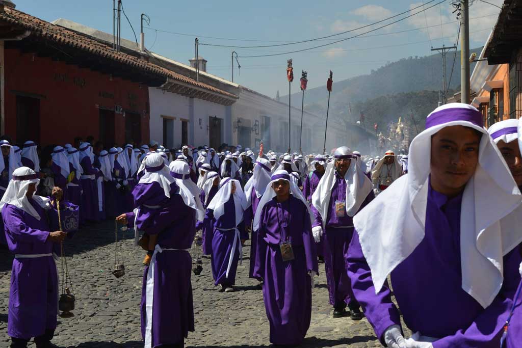 brotherhoods-holy-week-guatemala