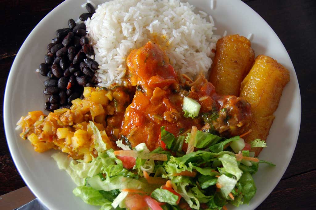 Costa-Rica-on-a-Budget-casados