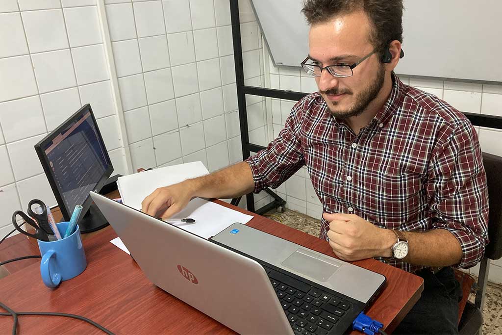 Debunking-4-Common-Misconceptions-About-Teaching-English-Online