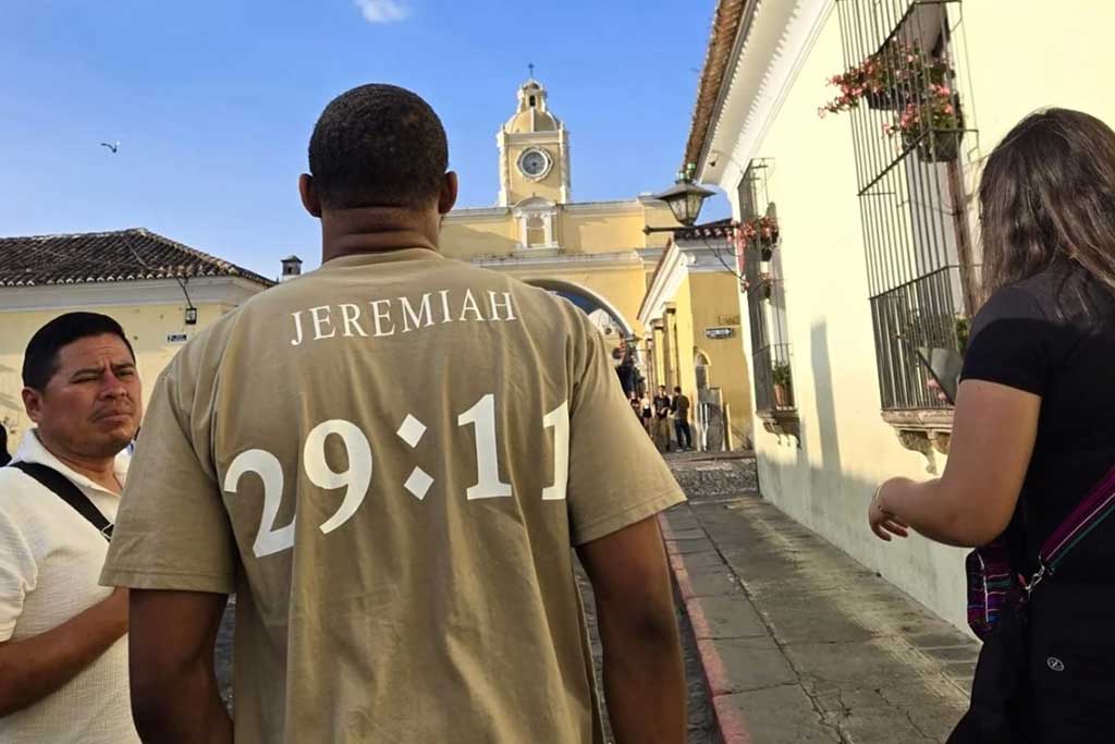 Jeremiah-maximo-city-tour-antigua