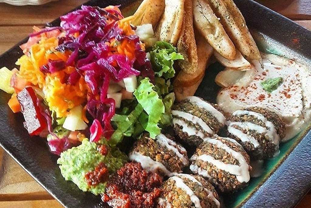 manuel-antonio-falafel-bar