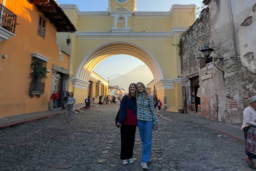 rose-solo-travel-experience-with-maximo-nivel