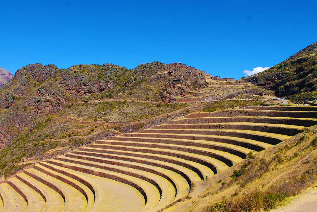 sacred-valley-peru-pisac