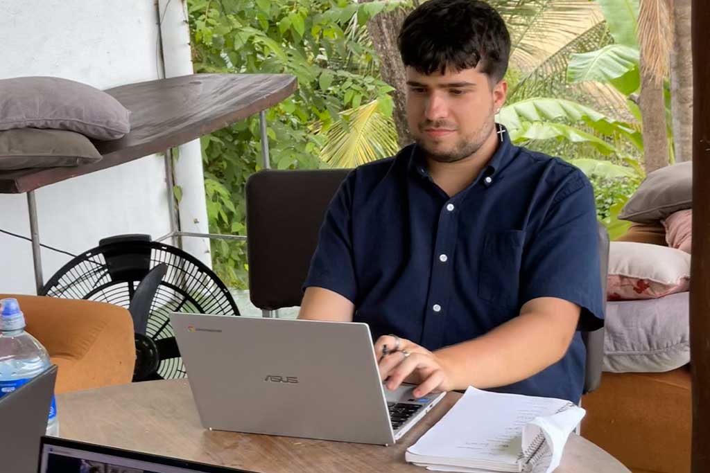 technology-to-teach-english-online