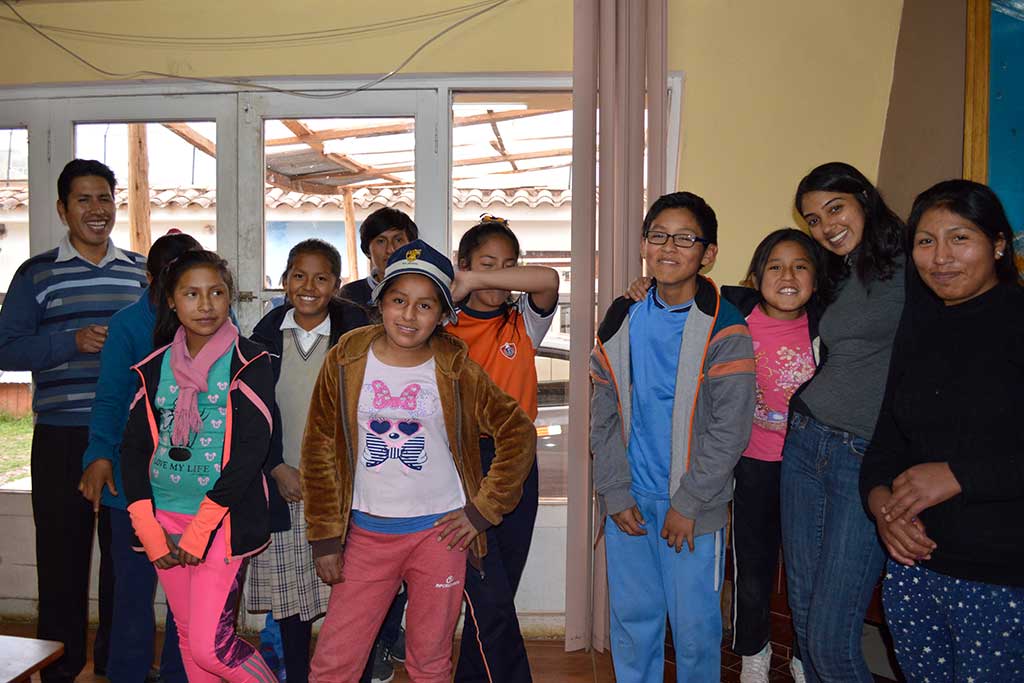 volunteer-teaching-in-peru